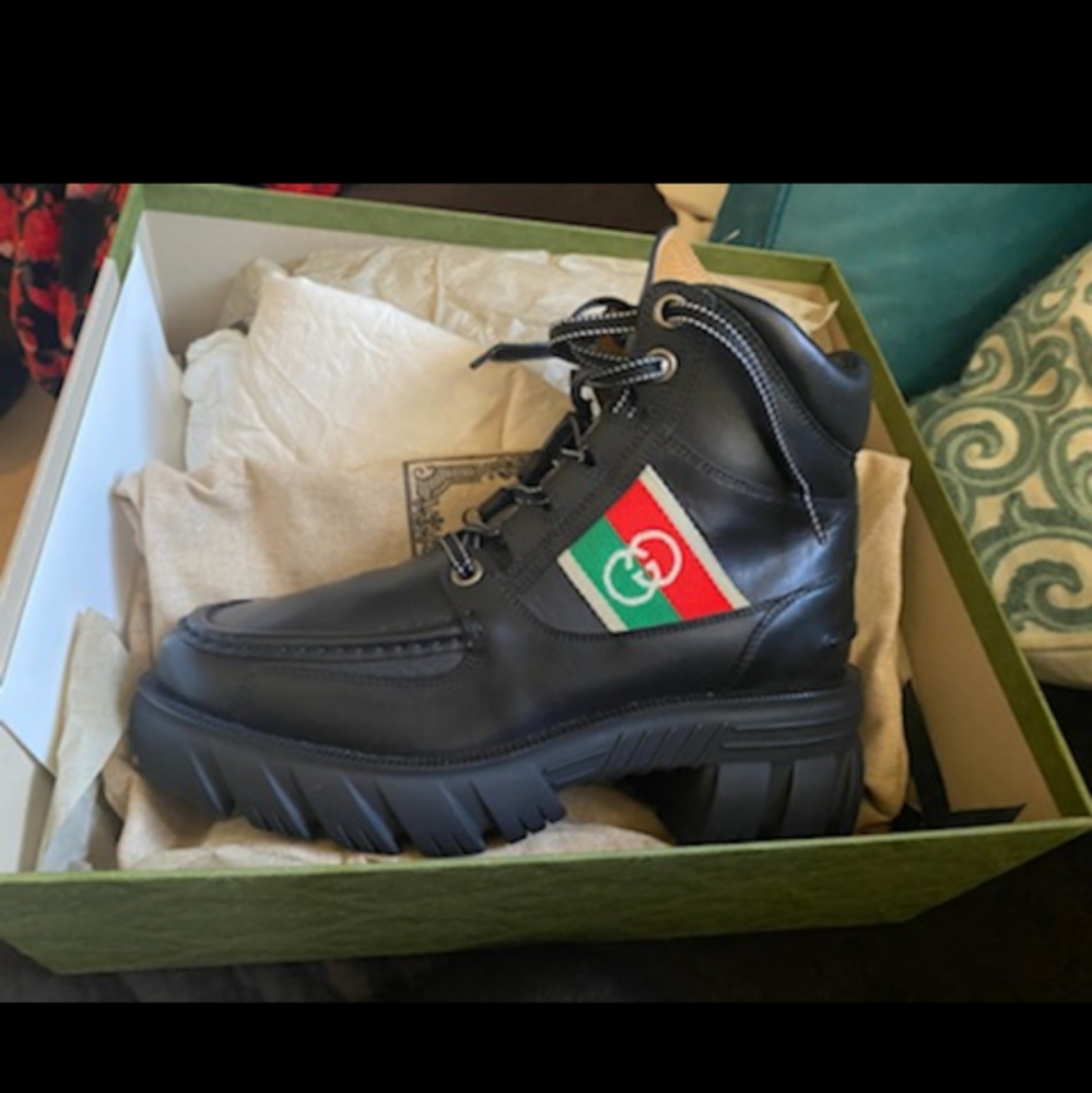 Gucci womens boot with interlocking G